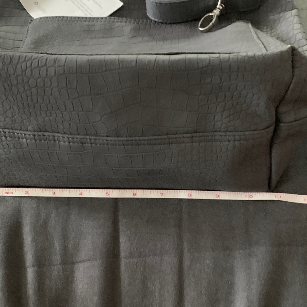Thirty-One Gray Croc-Embossed Tote with Strap - Picture 9 of 12